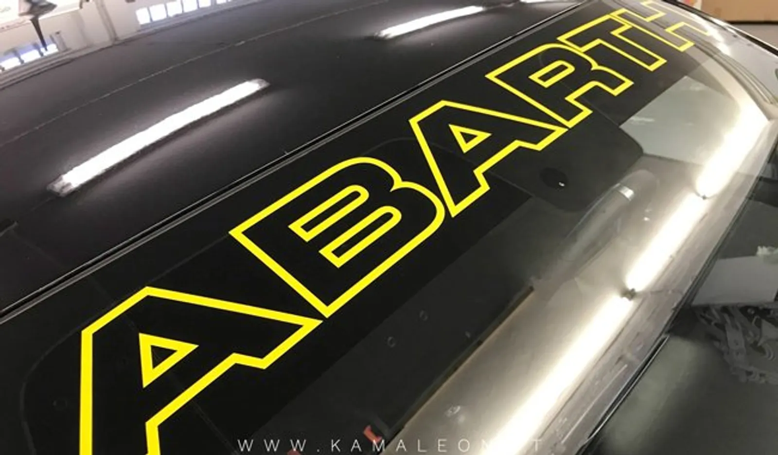 Adesivi prespaziati decorativi su Abarth