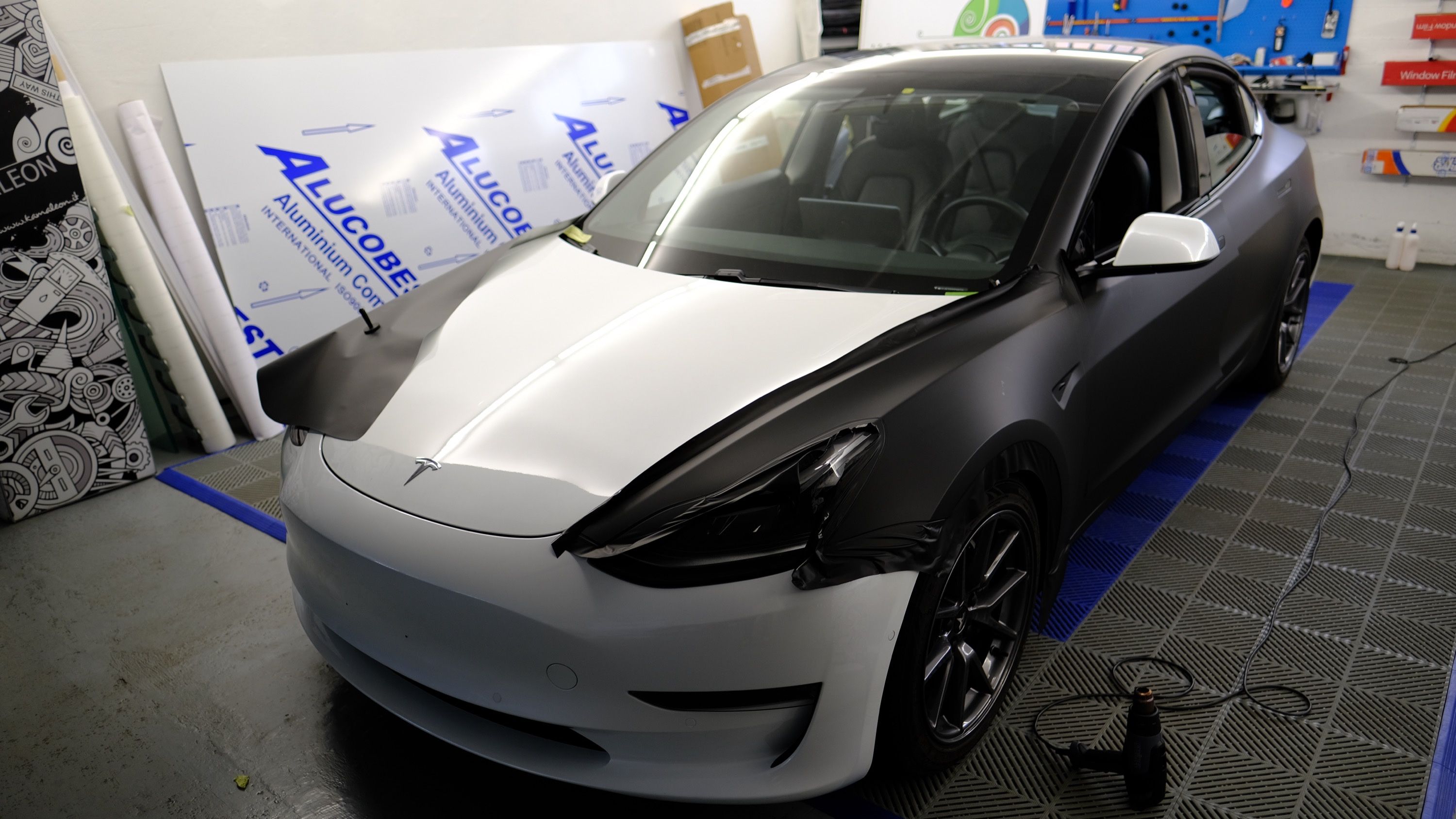 Wrapping completo su auto di lusso