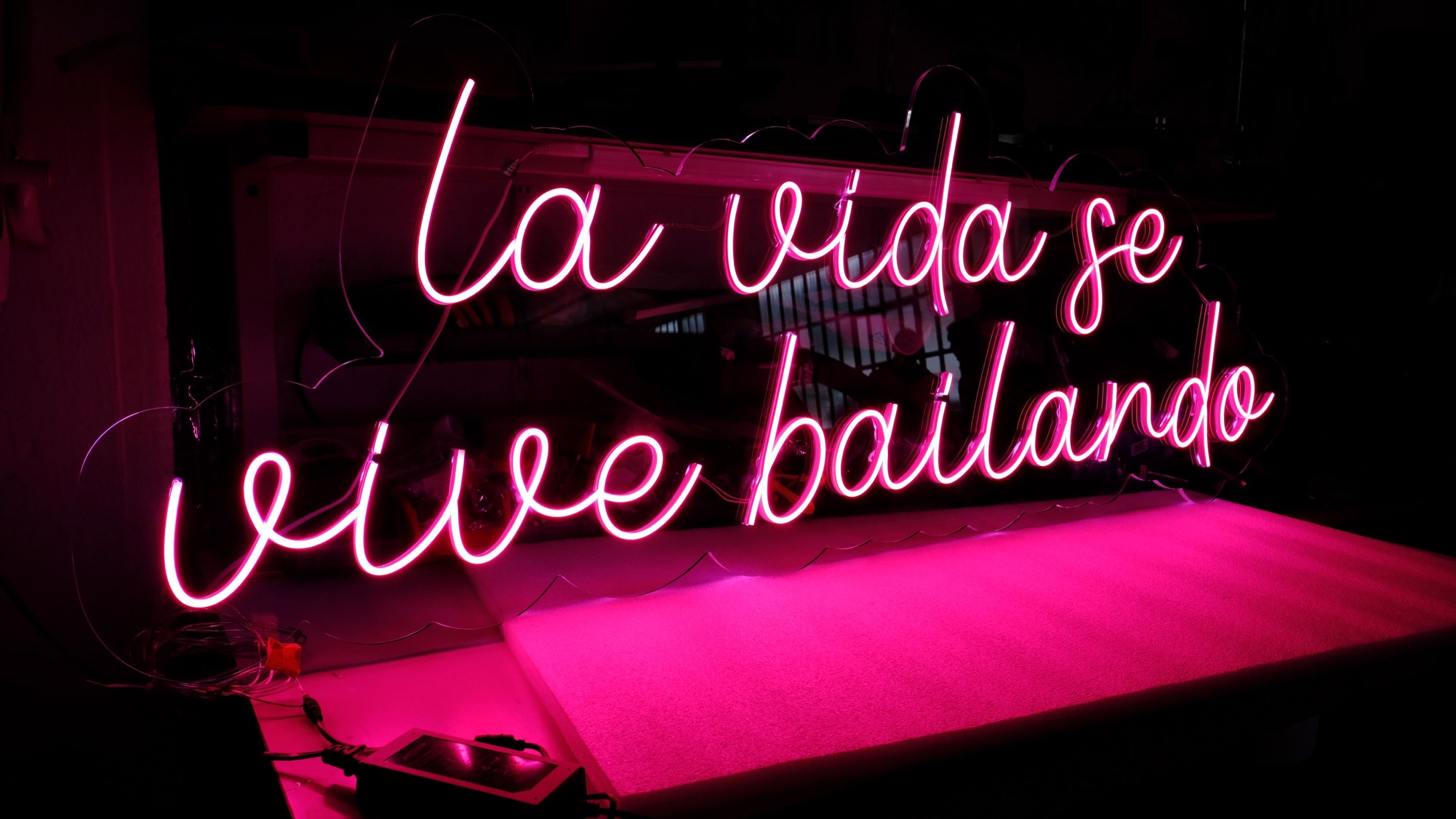 Cassonetto luminoso bifacciale per negozio